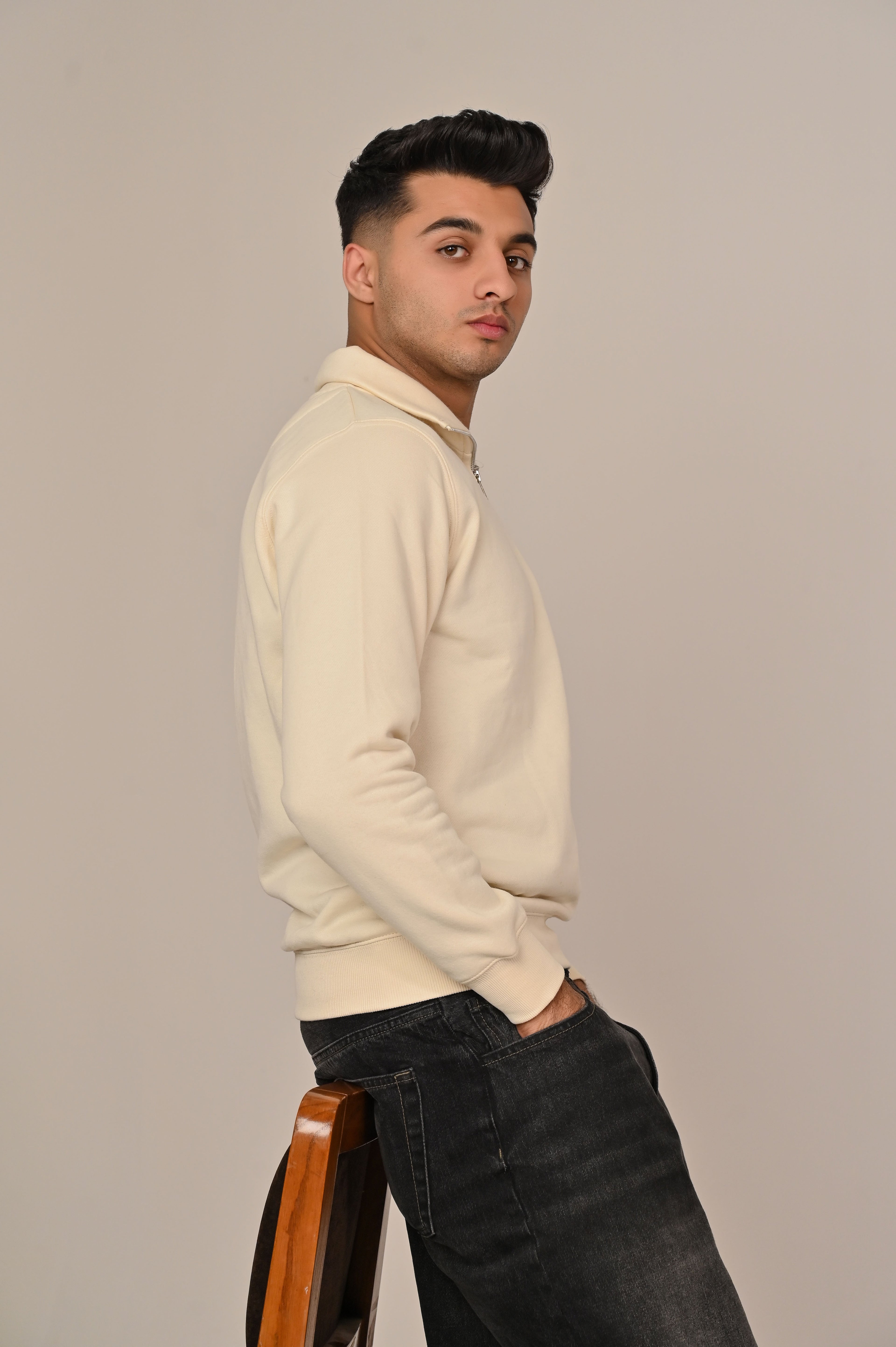 Off-White Open Zipper Sweatshirt - MAERIS